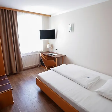 Szálloda Novapark Flugzeughotel Graz