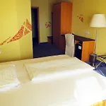 Novapark Flugzeughotel 酒店 格拉茨