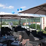Novapark Flugzeughotel 格拉茨