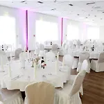 Novapark Flugzeughotel 酒店 3*