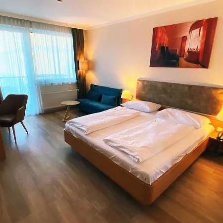 Novapark Flugzeughotel 3*