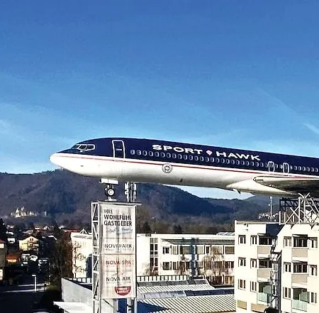 Novapark Flugzeughotel ホテル 3*