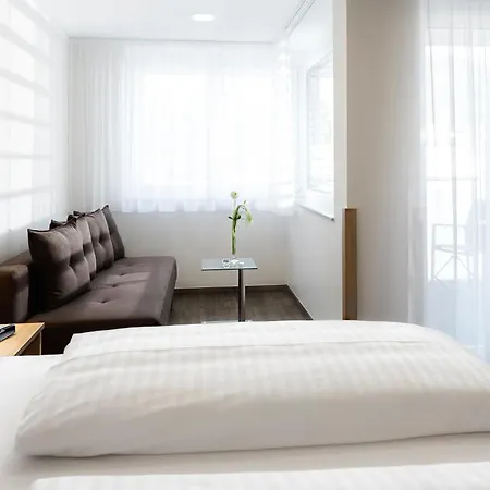 Novapark Flugzeughotel 3*