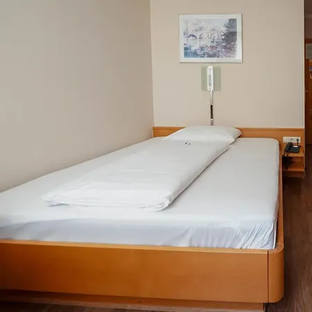 Novapark Flugzeughotel 3* 그라츠