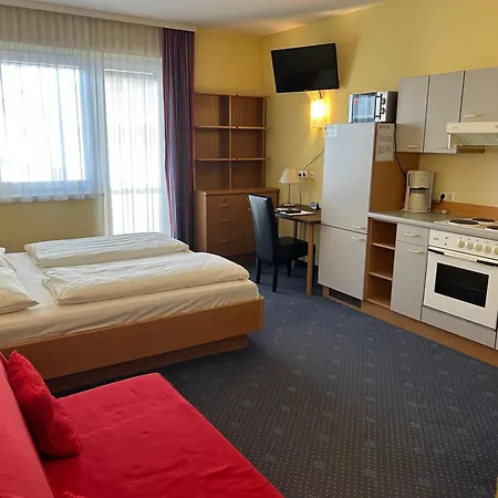 Novapark Flugzeughotel 3*