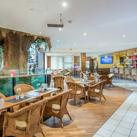 Szálloda Novapark Flugzeughotel 3*