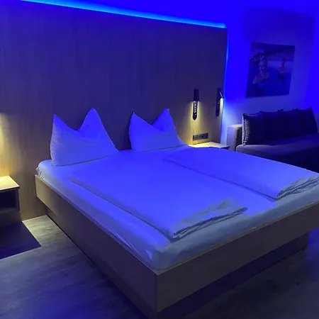 Otel Novapark Flugzeughotel Graz