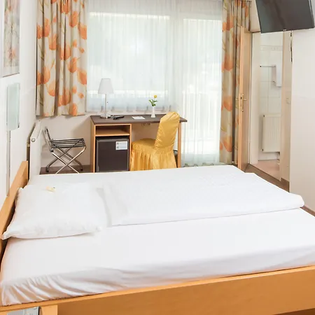 Novapark Flugzeughotel 3*