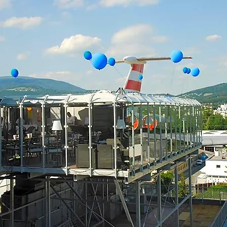 Novapark Flugzeughotel Graz