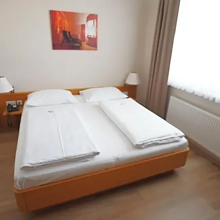 Novapark Flugzeughotel 3* Graz