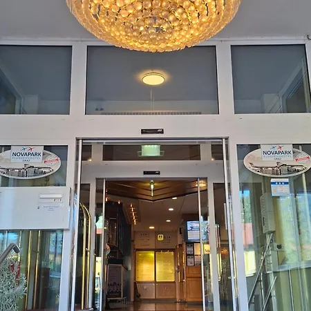 Novapark Flugzeughotel 3* Graz