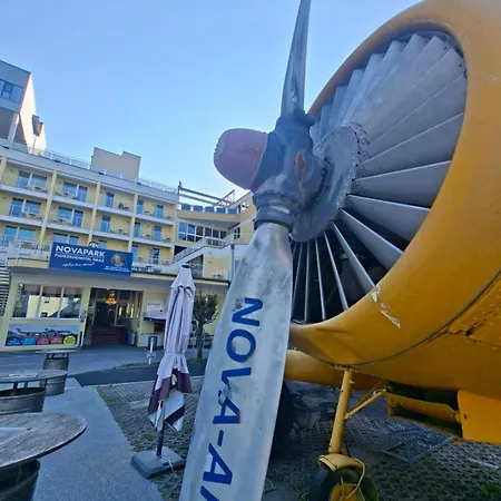 Novapark Flugzeughotel 3*