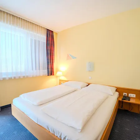 Novapark Flugzeughotel 3* Graz