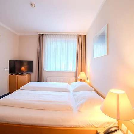 Szálloda Novapark Flugzeughotel Graz