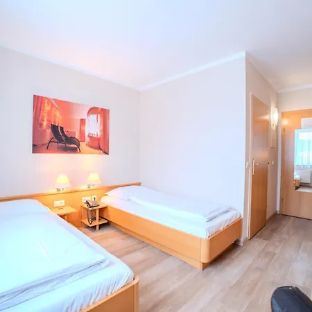 Novapark Flugzeughotel Szálloda 3*