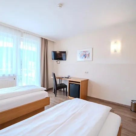 Novapark Flugzeughotel 3* 格拉茨
