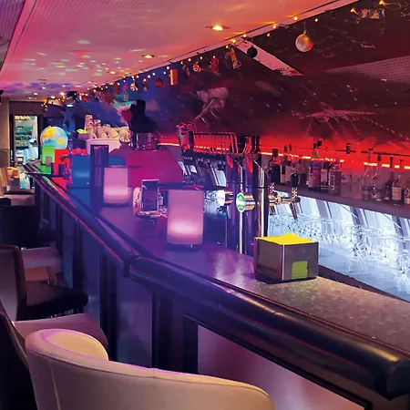 Novapark Flugzeughotel Szálloda 3*