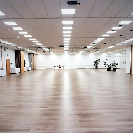 Novapark Flugzeughotel Szálloda 3*