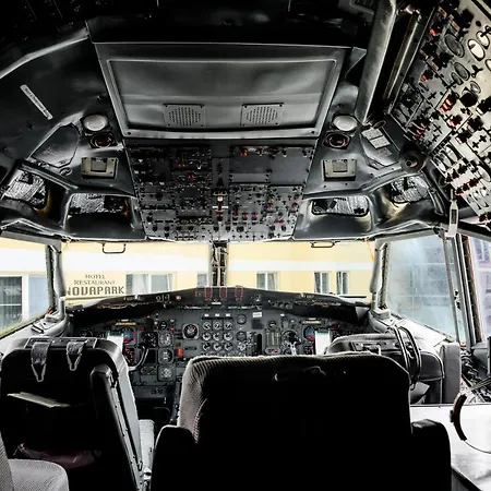 Готель Novapark Flugzeughotel Грац