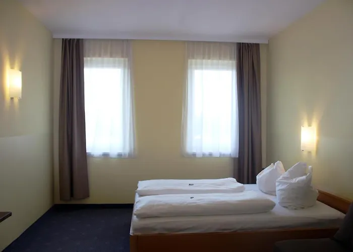 Novapark Flugzeughotel 3* Graz