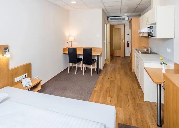 Novapark Flugzeughotel 3*