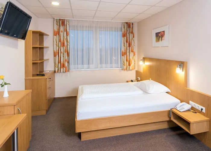 Hotel Novapark Flugzeughotel 3*