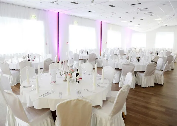 Novapark Flugzeughotel Szálloda 3*