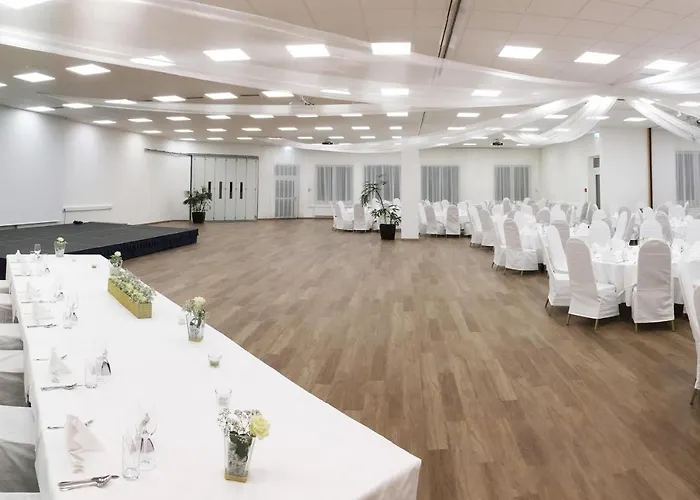 Novapark Flugzeughotel 酒店 3*